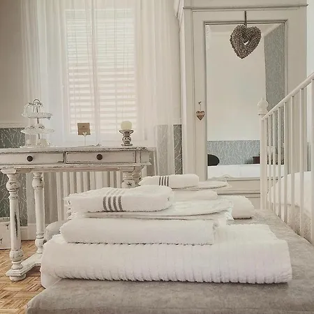 Cortile Gancia - Sweet House Bed & Breakfast Narzole